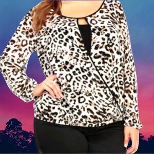 🆕Torrid Women’s plus-size Beige & Black Leopard-Print Faux Wrap Blouse❤️❤️3X